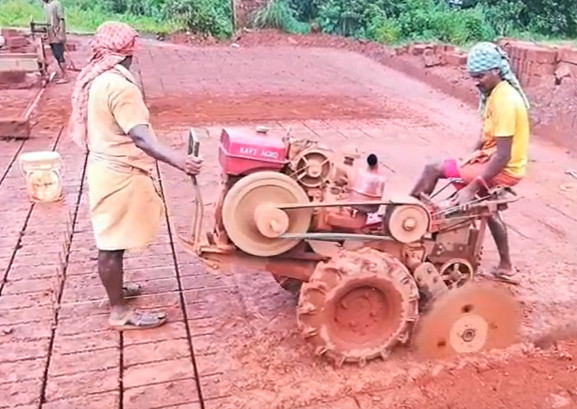 Laterite Grid Cutting